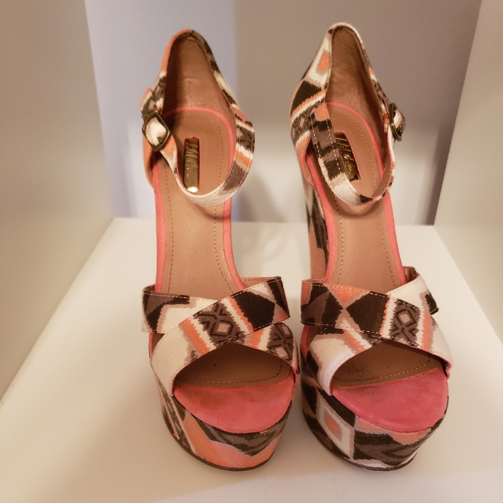 Sandals - Picture 2 of 4